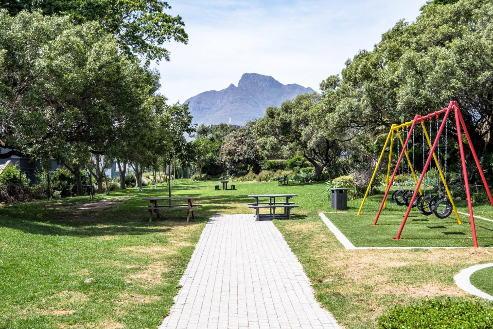 De Waterkant Townhouse With Pool Access 116 Dwp Cape Town